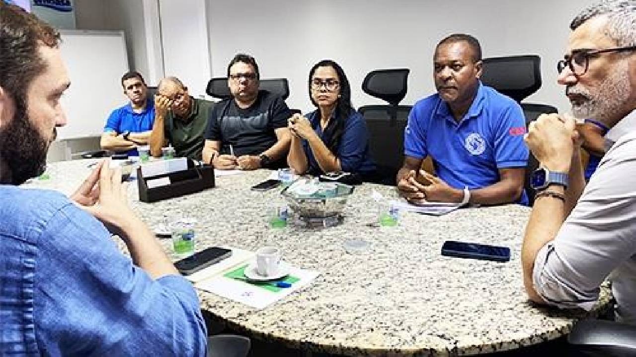 Campanha Salarial na Embasa começa com a entrega da pauta à direção da empresa