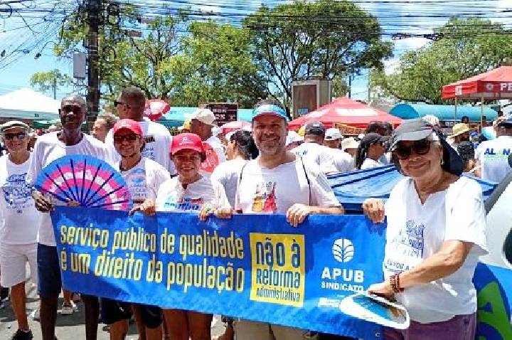 Defesa do serviço público marca participação da APUB na Lavagem do Bonfim