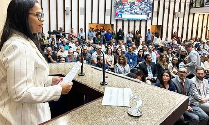 Sindae participa de Sessão Especial na Alba em homenagem aos 40 anos do sindicato e aos 55 anos da Embasa