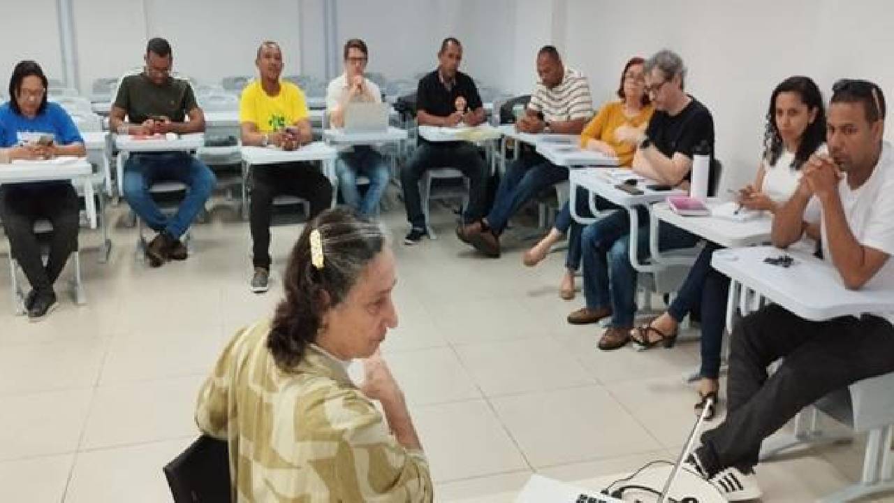 SINTRACOM-BA participa de reunião do FORUMAT