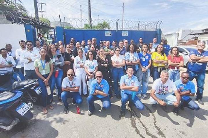 Trabalhadores (as) da Embasa em Candeias cruzaram os braços por faltar de atendimento pelo Plano de Saúde