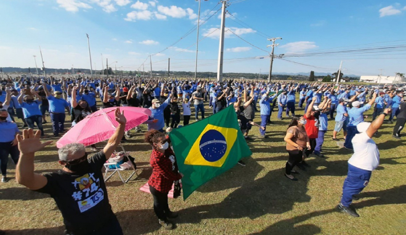 Metalúrgicos votam proposta para pôr fim à greve na Renault