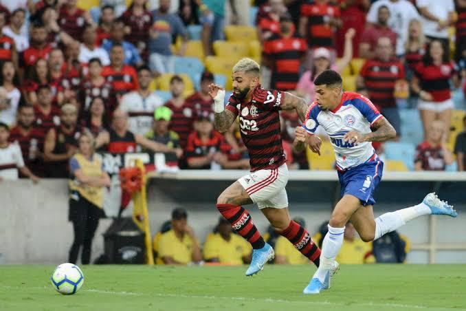 Em momentos opostos, Bahia e Flamengo miram G6 em duelo em Pituaçu