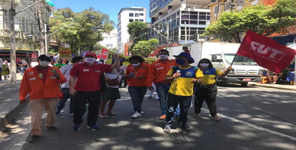 Sindipetro Bahia participa de ato em apoio à greve dos trabalhadores dos Correios