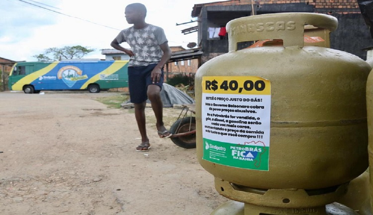 Ação de venda de gás de cozinha a preço justo beneficia 850 famílias na Bahia