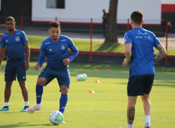 Elenco do Bahia termina preparação para enfrentar o Goiás