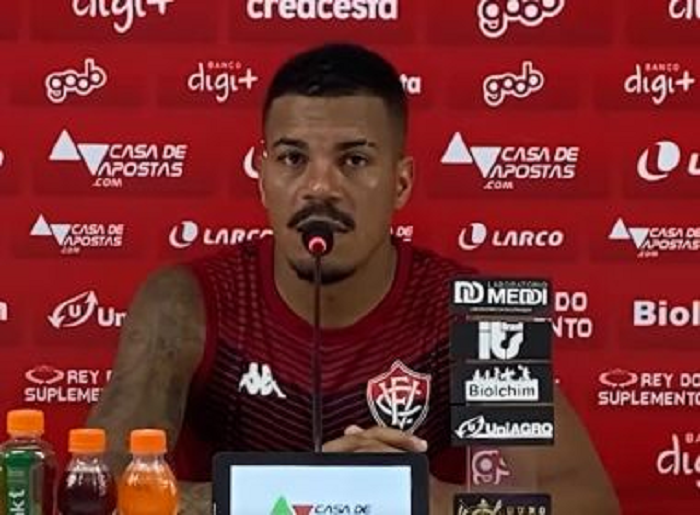 Mais próximo do Z-4, Carleto diz que sinal de alerta está ligado no Vitória