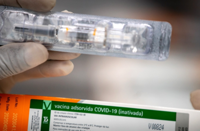 Anvisa libera retomada dos testes da Coronavac