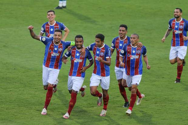 Bahia vence o Coritiba de virada no Couto Pereira