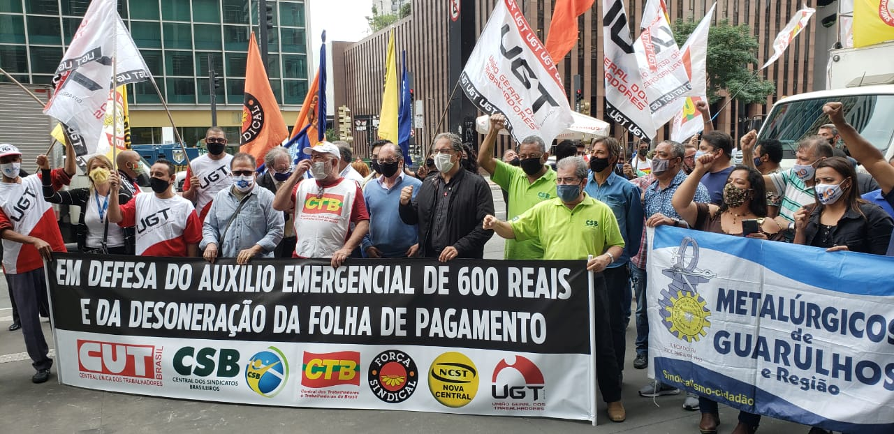 Com ato na Avenida Paulista e centrais intensificam campanha pelos R$ 600