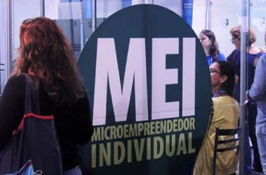 Governo estuda excluir categorias profissionais do regime MEI em 2021