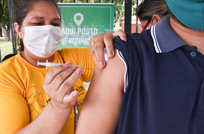 Promotores de SP querem furar a fila para receber primeiro a vacina contra Covid-19