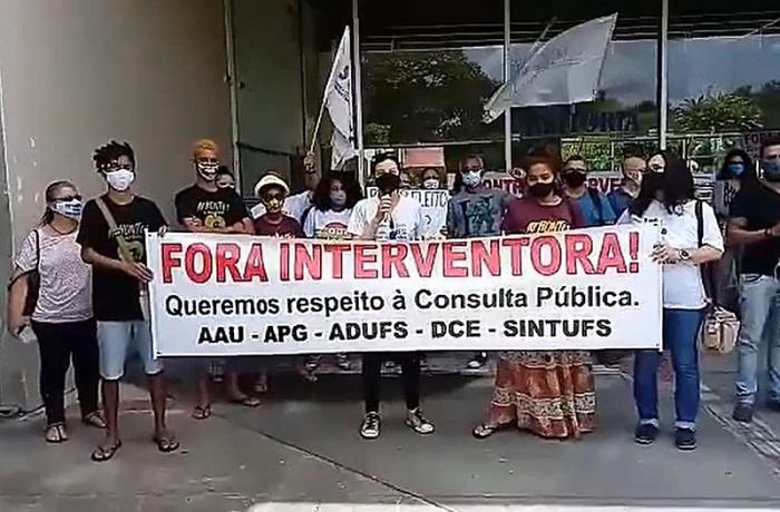 UNE e entidades convocam ato para esta terça contra nomeação arbitrária de reitores