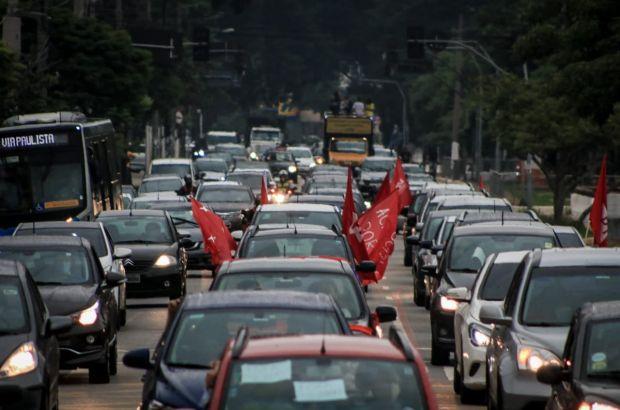 Pela vida, saúde e emprego, carreatas pelo Brasil pedem impeachment de Bolsonaro