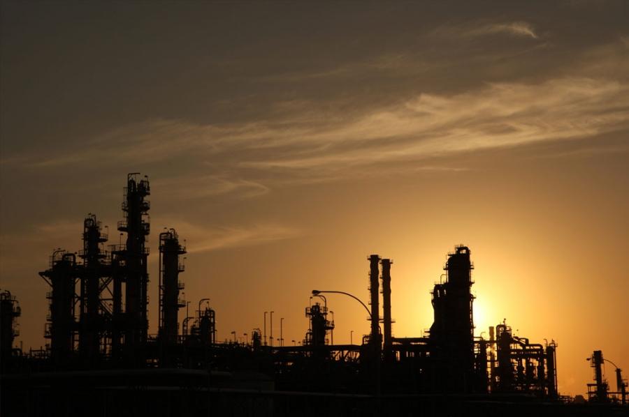 Petrobrás avança na venda ilegal de refinarias. Live vai debater Projeto de Lei contra privatizações