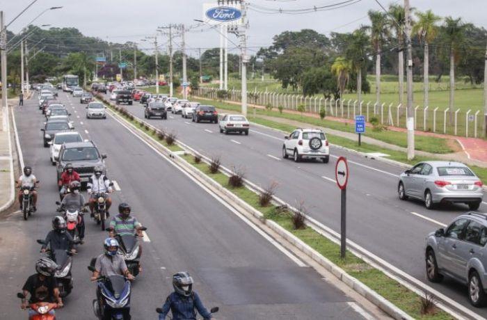 Carreta em Taubaté denuncia os riscos do fechamento da Ford para região