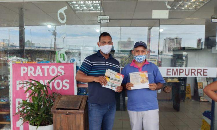 Diretores do Sinposba realizam trabalho de base distribuindo jornal e calendário 2021
