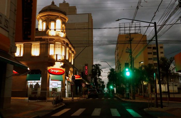 Para salvar vidas, prefeito de Araraquara adota o lockdown mais rígido do país