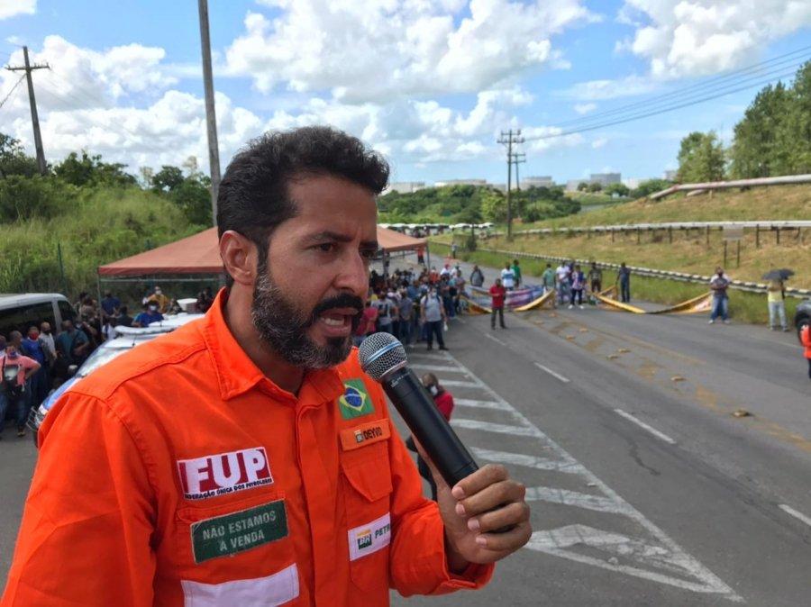A AEPET expressa sua solidariedade a Deyvid Bacelar e à FUP