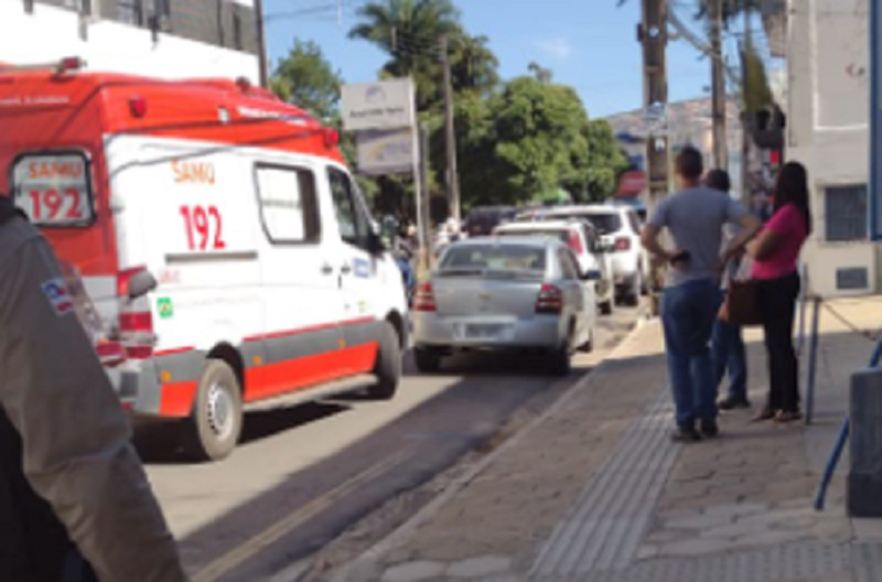 Homem armado com canivete invade a Embasa e fere trabalhadores