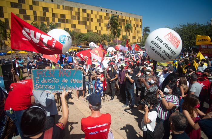 Em todo Brasil, trabalhadores se unem na luta contra PEC 32, por direitos e emprego