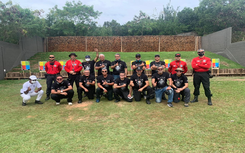 PF da Bahia promove1° treinamento de tiro para aposentados da SR/BA