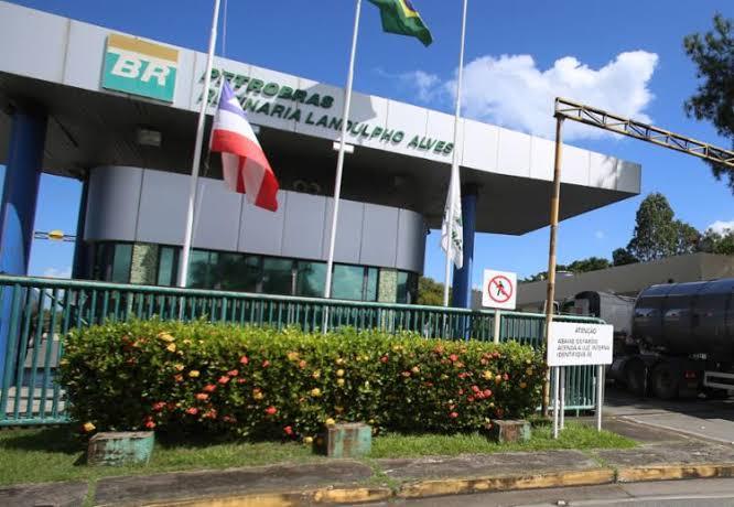 Tabela de turno – Sindipetro Bahia convoca trabalhadores da RLAM para assembleias