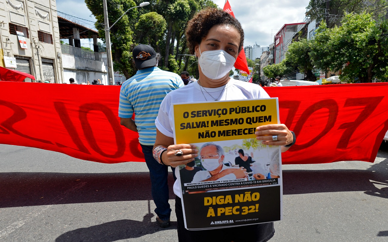 SINDJUFE-BA coloca outdoors e anúncios em emissoras de rádio contra a PEC 32