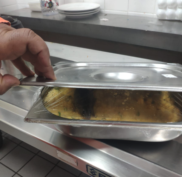 Comida com rato vivo é servida aos trabalhadores de refinaria privatizada na Bahia