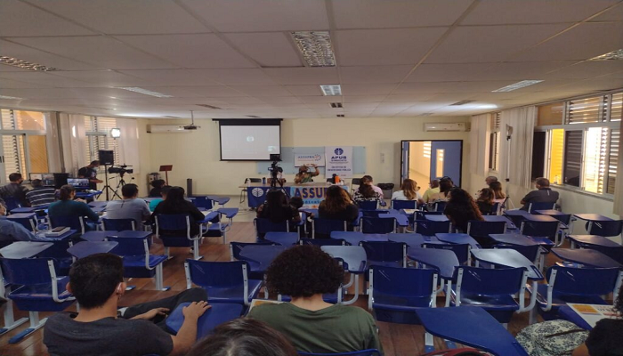 Debate de Consulta Democrática foi realizado no IMS/CAT em Vitória da Conquista