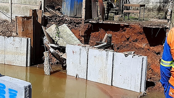 Sintepav-BA paralisa obra do Consórcio Ipitanga devido a morte de trabalhador em acidente de trabalho