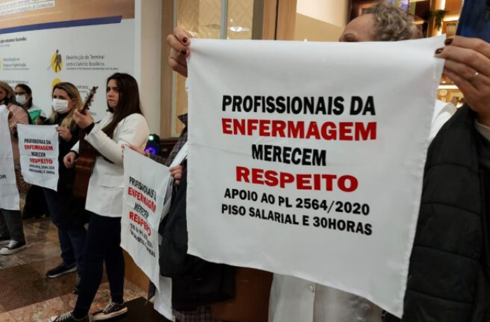 Votação da PEC do Piso da Enfermagem foi adiada para terça-feira, dia 12 de julho