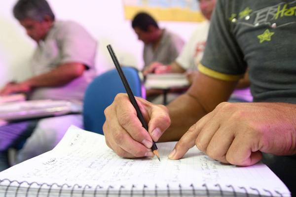 INFORME SOBRE A PARTICIPAÇÃO DA APLB NA COMISSÃO DA EJA SMED E COMITÊ INTERSETORIAL COORDENADO PELO MINISTÉRIO PÚBLICO