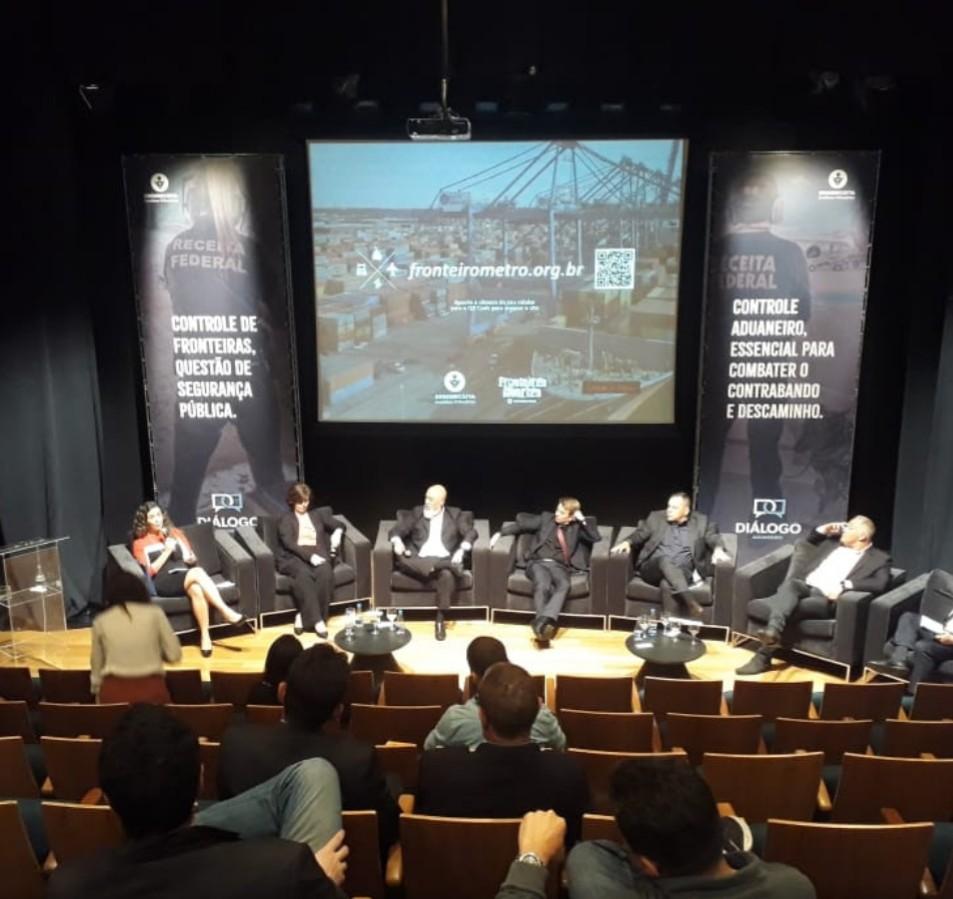 Medidas para fortalecer e modernizar o controle aduaneiro são discutidas em seminário
