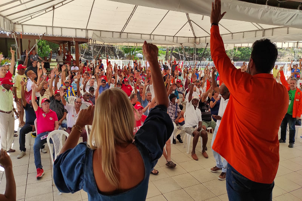 Bahia – Em AGE, mais de 90% dos petroleiros seguem indicativo da FUP e aprovam fechamento do Acordo Coletivo de Trabalho