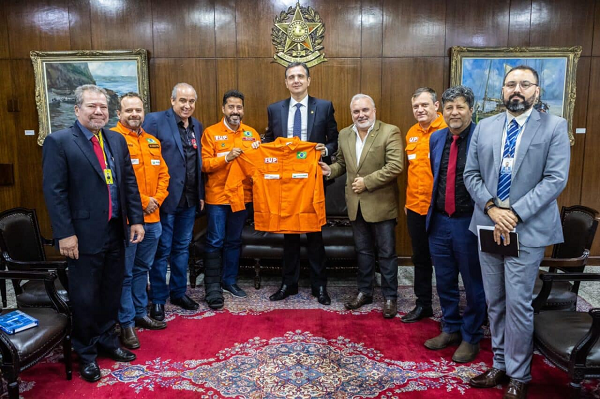 Em reunião com o presidente do Congresso Nacional, FUP e CUT cobram atuação contra a privatização da Petrobrás