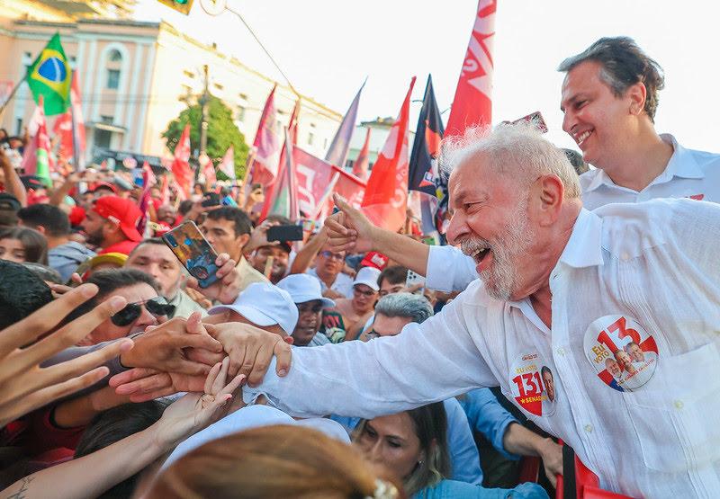 LULA É ELEITO PRESIDENTE PELA 3ª VEZ