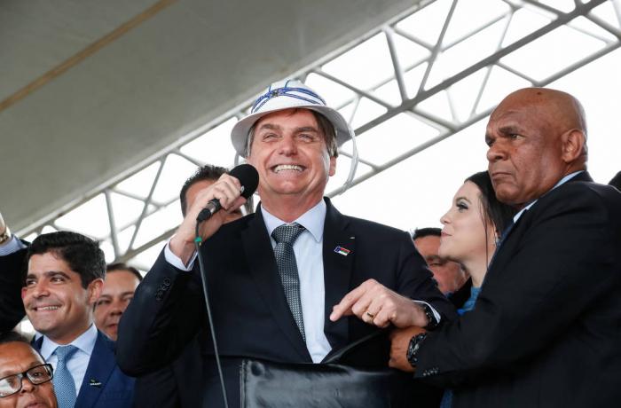 Mais um insulto: Bolsonaro chama nordestinos de analfabetos