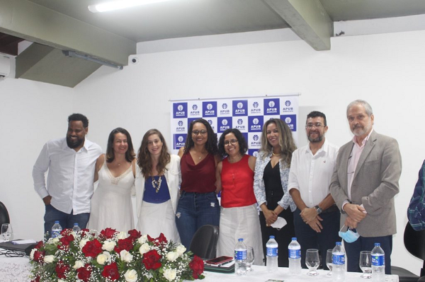 Nova Diretoria, Conselho fiscal e Conselho de Representantes da APUB tomaram posse hoje (21) no sindicato