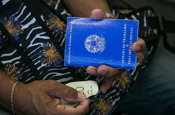 Projeto de igualdade salarial entre homens e mulheres é aprovado pela Câmara