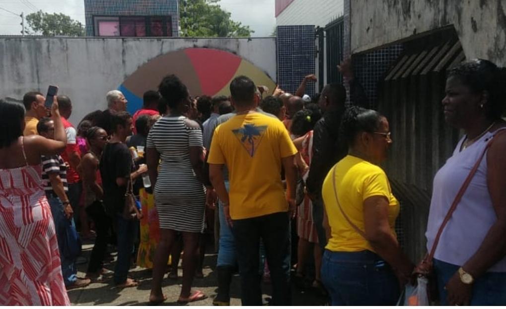 BRASPE e Prefeitura de Salvador deixam 10 Mil funcionários de Órgãos Públicos em Pé e pagando do próprio bolso