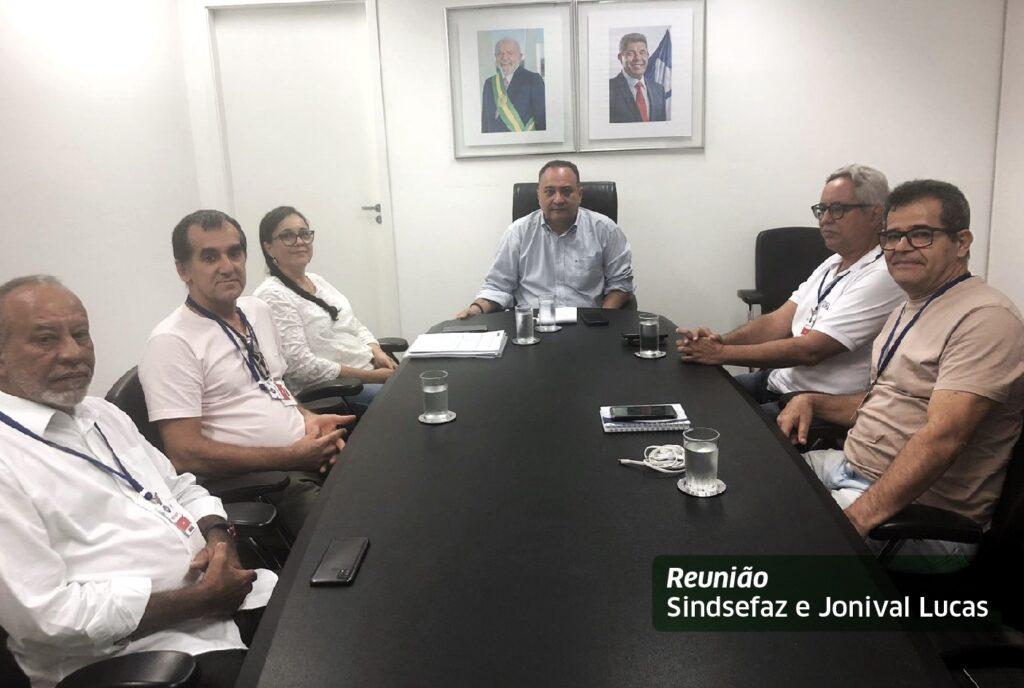 Sindsefaz reúne com secretário Jonival Lucas e apresenta pauta