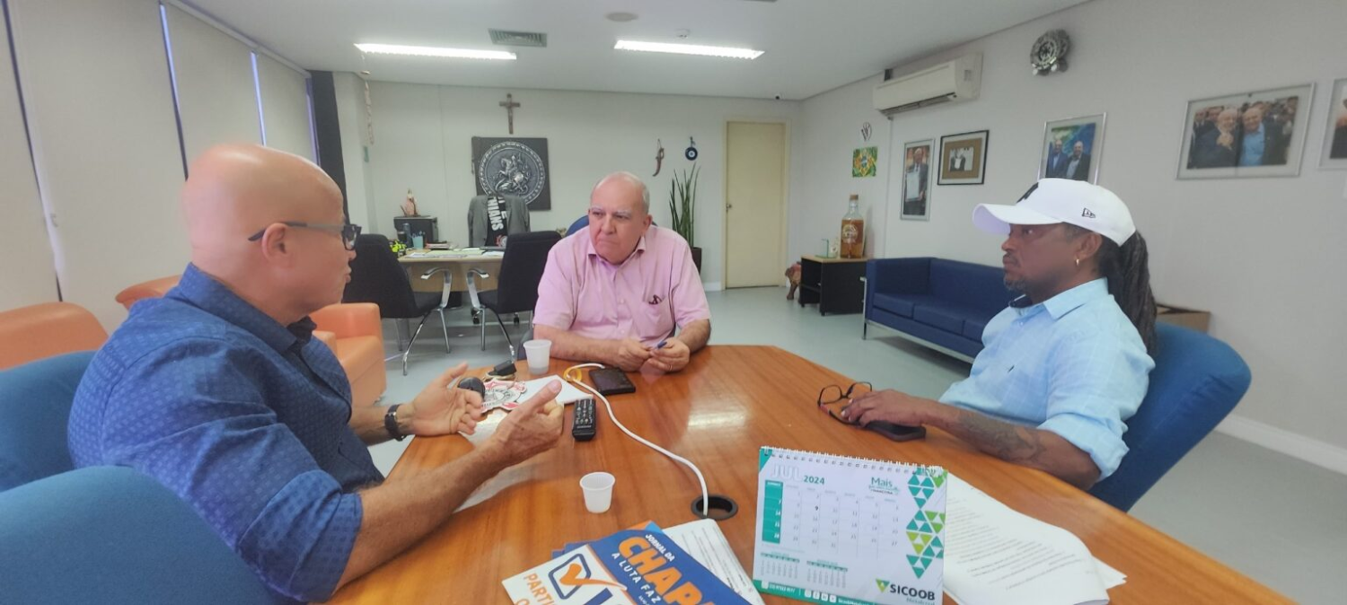 Miguel Torres recebe visita dos companheiros Gazzo e Vítor do Sintepav-Bahia