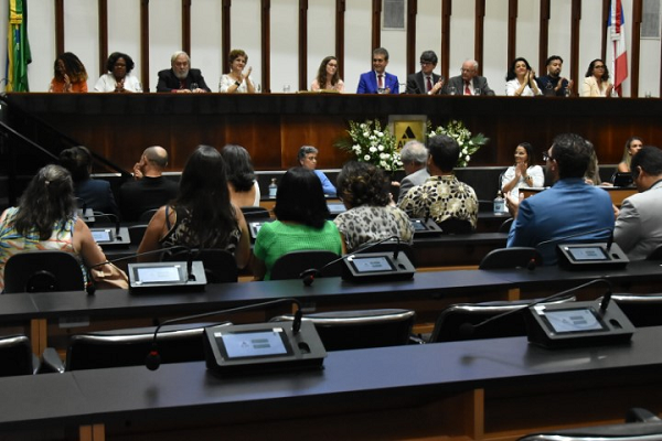 Apub é homenageada na Assembleia Legislativa com Sessão Especial pelos seus 56 anos