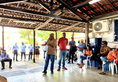 Trabalhadores (as) fazem movimento para garantir permanência dos (das) aposentados (as)