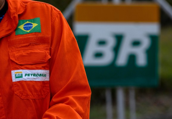 MPT media audiência entre federações e Petrobrás sobre turno de 12h