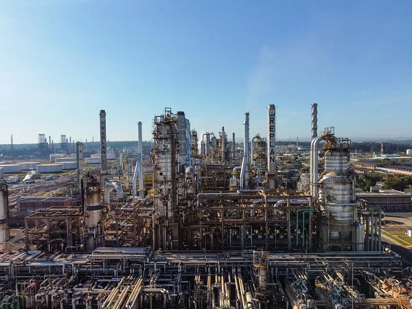 Com fortalecimento da Petrobrás, setor industrial volta a ser destaque no PIB do Brasil