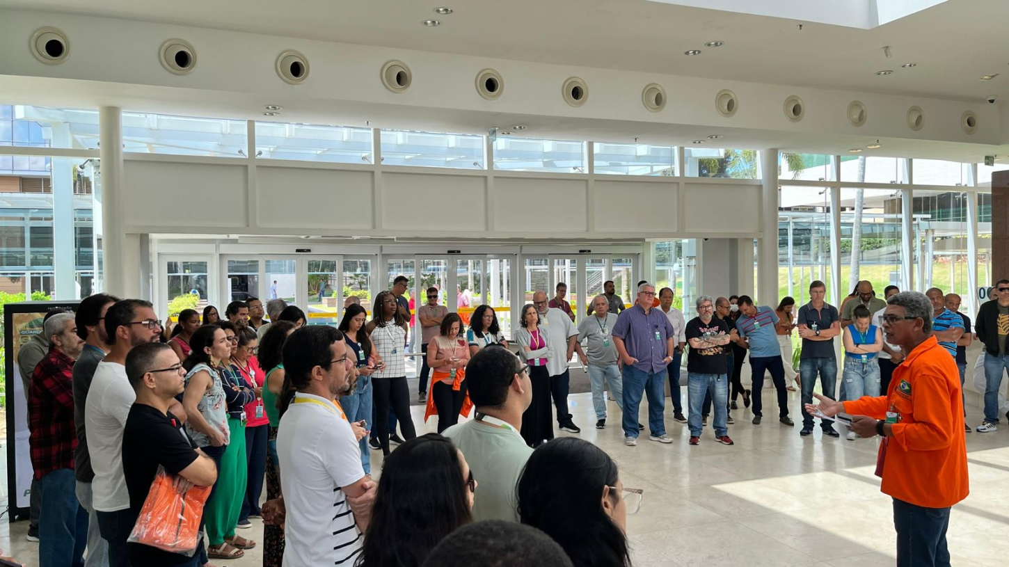 Petroleiros e petroleiras da Bahia realizam segundo ato contra as mudanças no teletrabalho anunciadas pela Petrobrás