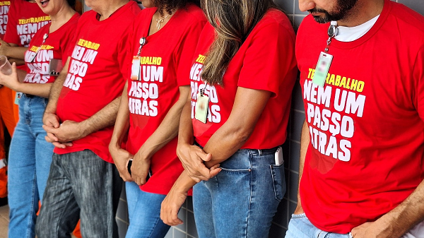 Teletrabalho: em dia nacional de luta, trabalhadores(as) da Petrobrás na Bahia paralisam atividades na sede e em subsidiária