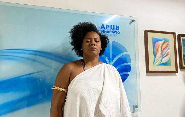 Vitória: Professora Irma é readmitida como docente substituta